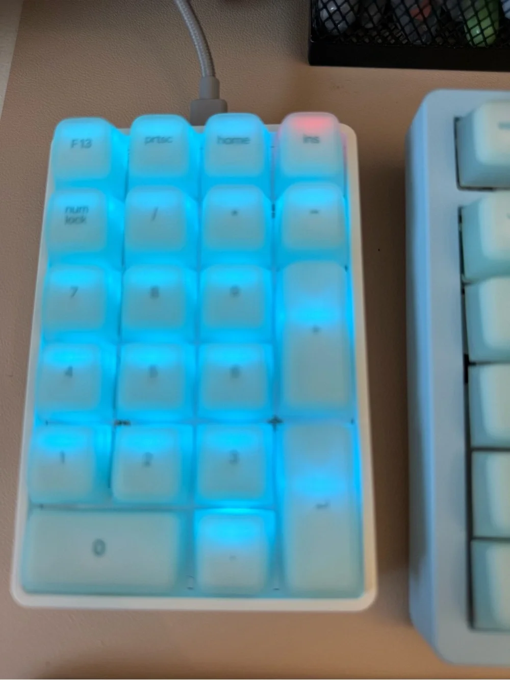 Leobog hi75 keyboard and k21 number pad